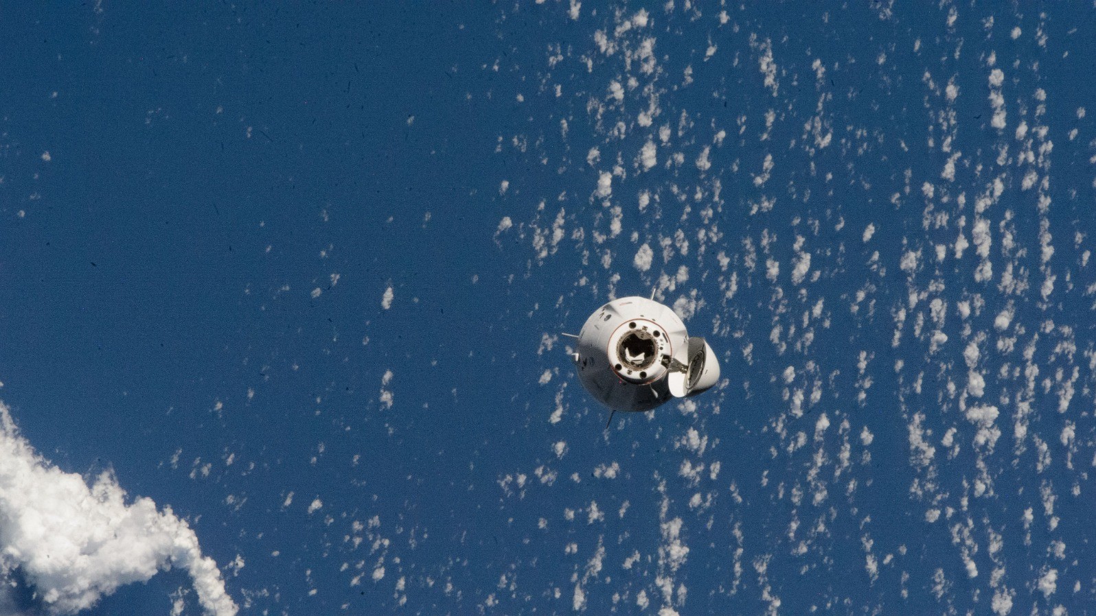 فيديو.. رواد فضاء يغادرون ‘المحطة الدولية’ بعد 5 أشهر على متن كبسولة SpaceX فيديو.. رواد فضاء يغادرون ‘المحطة الدولية’ بعد 5 أشهر على متن كبسولة SpaceX