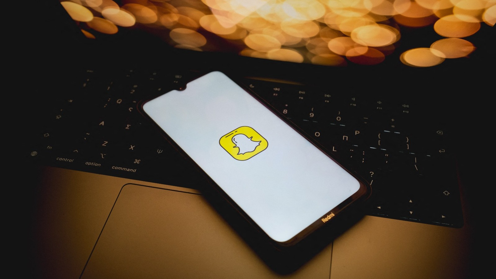 سناب شات يتيح خاصيتَي ‘الاحتفاظ الدائم’ بالمحادثات و’سلسلة المجموعات’